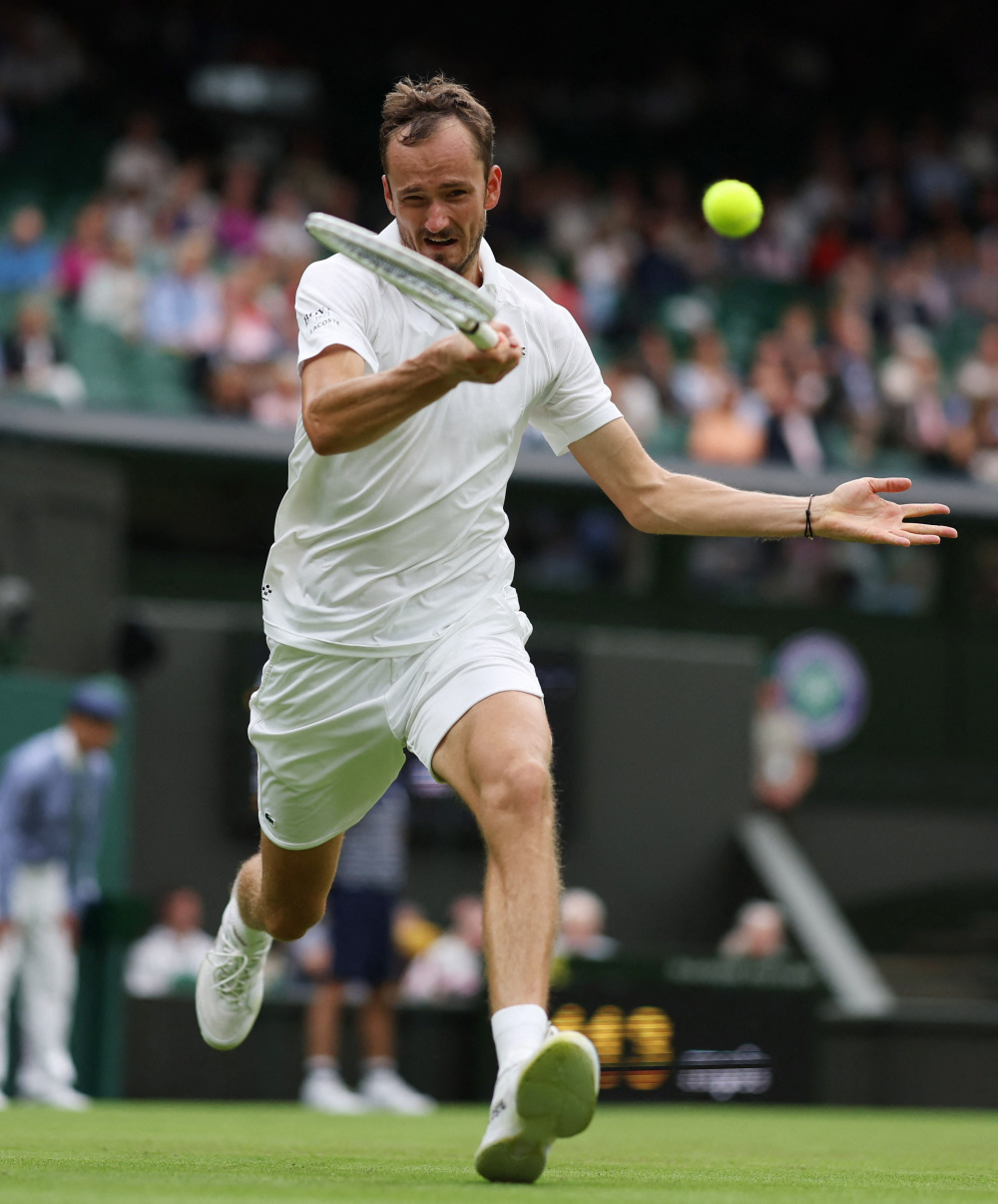 ATP总决赛轻取温网，梅德韦杰夫惊艳四座