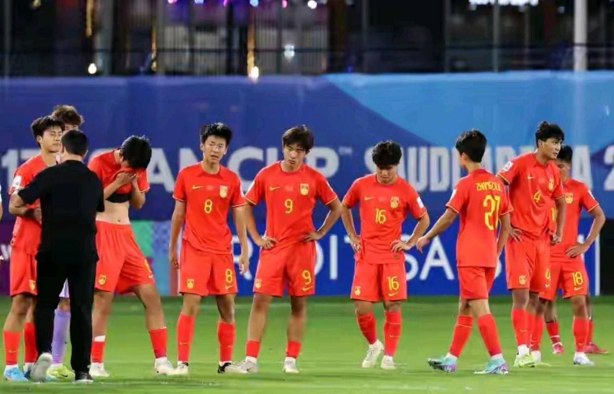 亚洲杯预选赛进行中，足球实力对决