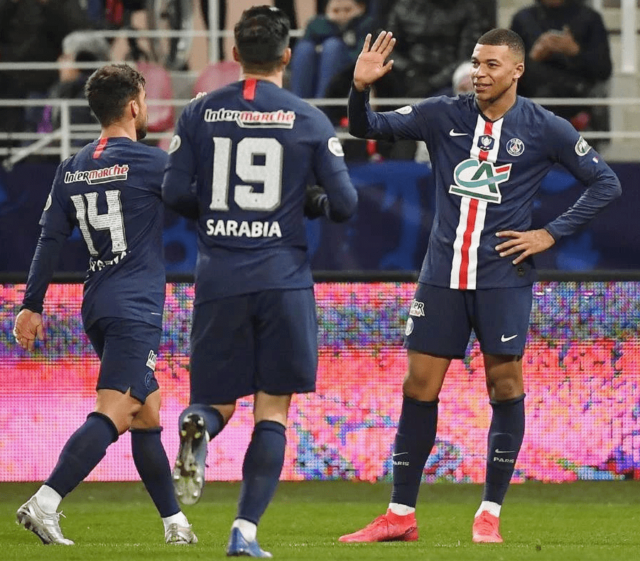 包含巴黎圣日耳曼主场大胜蒙彼利埃，稳居榜首的词条