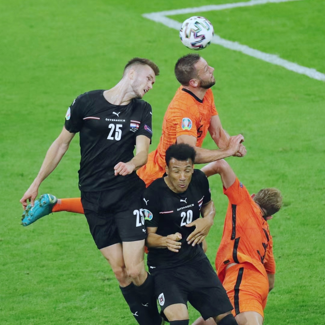 奥地利足球联赛升级降级赛事，竞争激烈的简单介绍