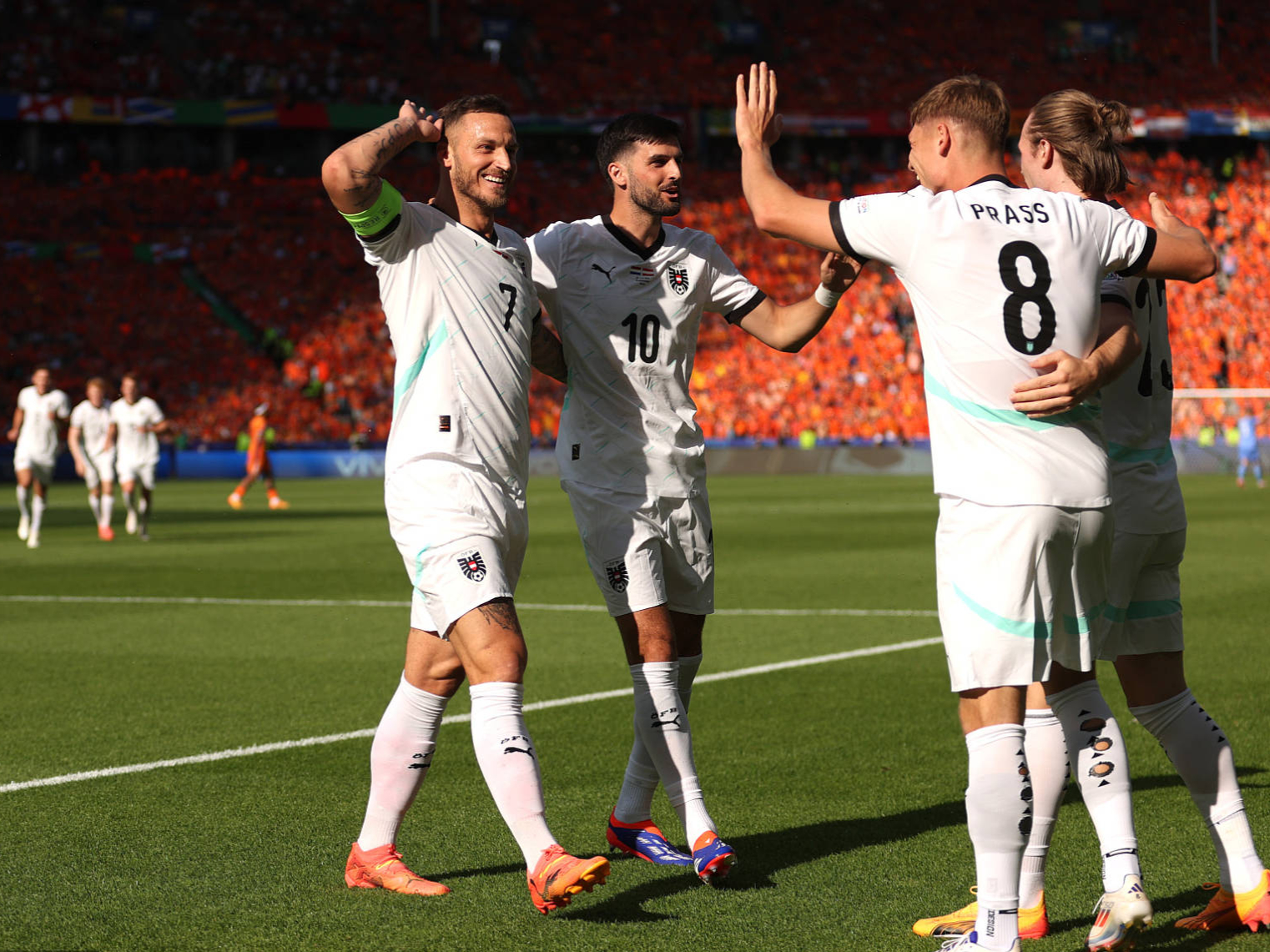 奥地利足球联赛升级降级赛事，竞争激烈的简单介绍