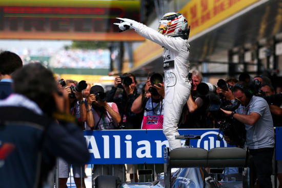 梅赛德斯完胜索伯车队，汉密尔顿扛起全队的简单介绍