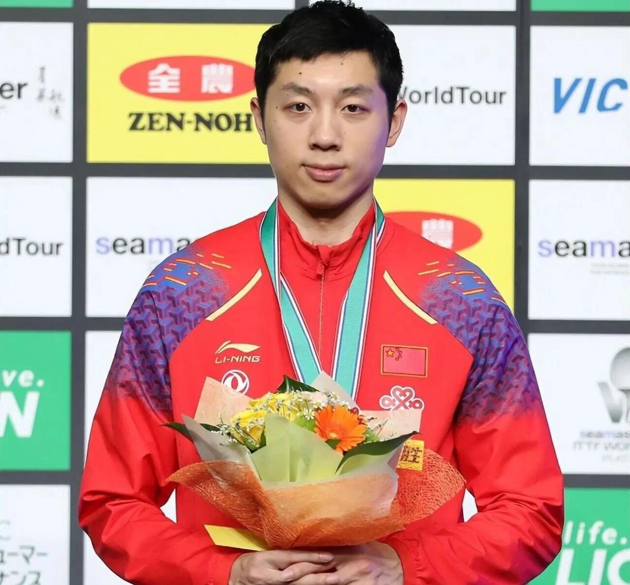 包含英格兰队碾压韩国队，许昕高光表现的词条