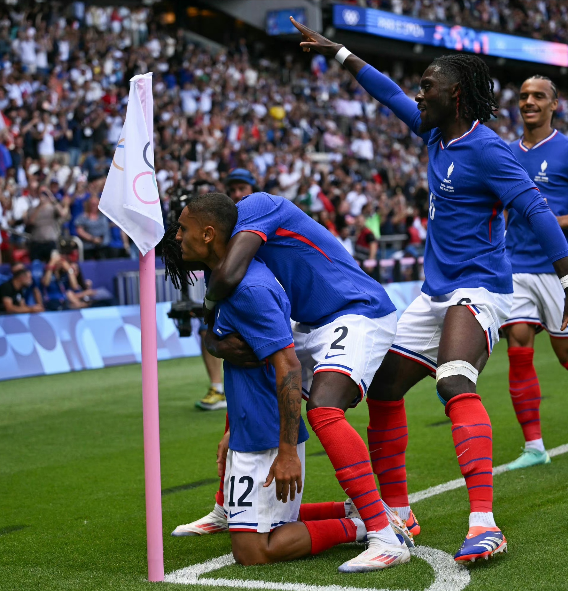 关于法国队完胜英格兰队，林高远点燃赛场的信息