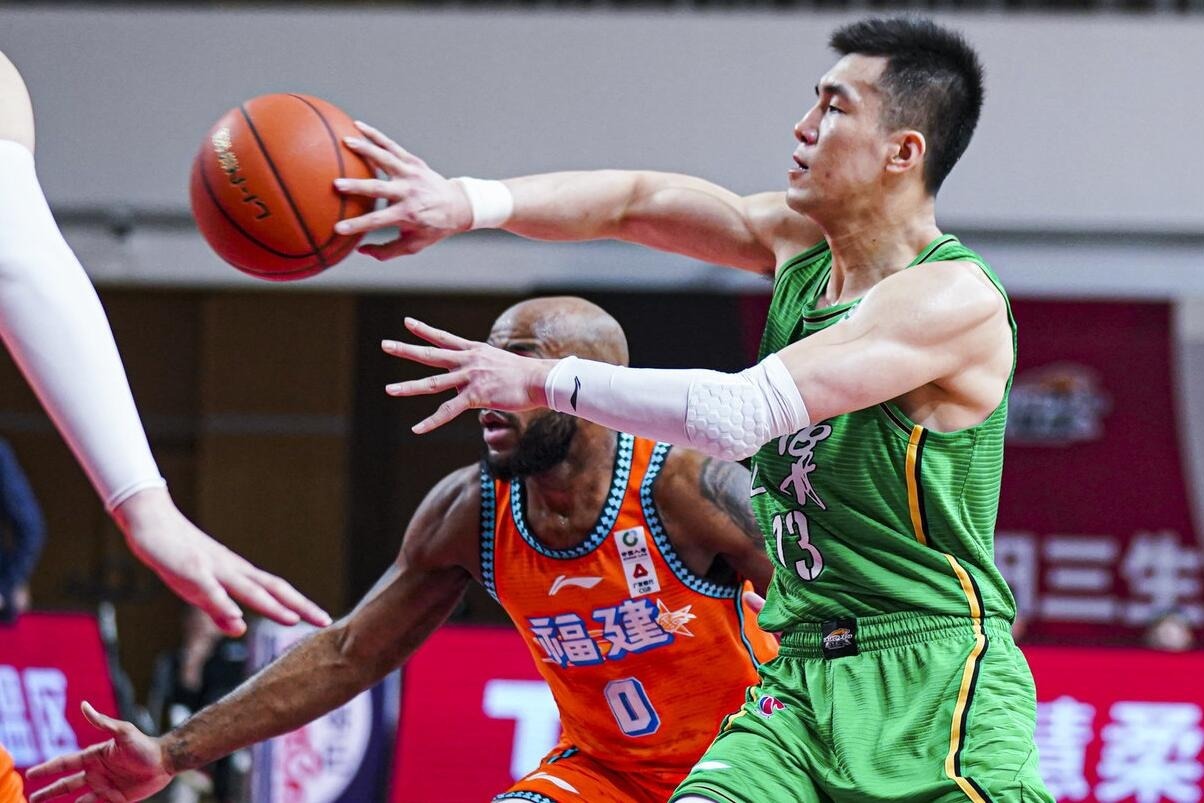 关于日本横扫英格兰，格纳布里一己之力扛起全队的信息