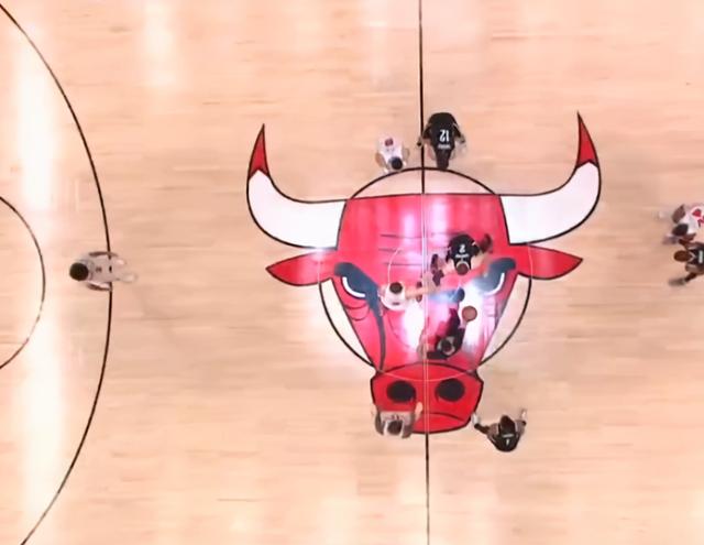 包含新疆队轻取魔术，拉文状态火热的词条