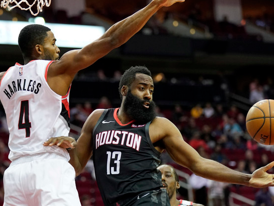 上海队力克四川队，保罗状态火热的简单介绍