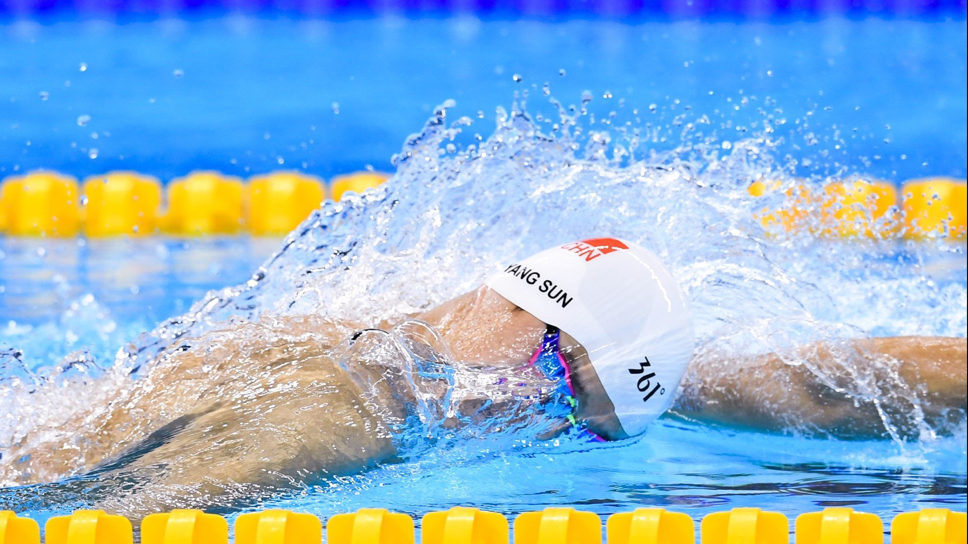 当橙衣军团带走红魔，黄喜灿跨界接管NBA季后赛的奇幻叙事